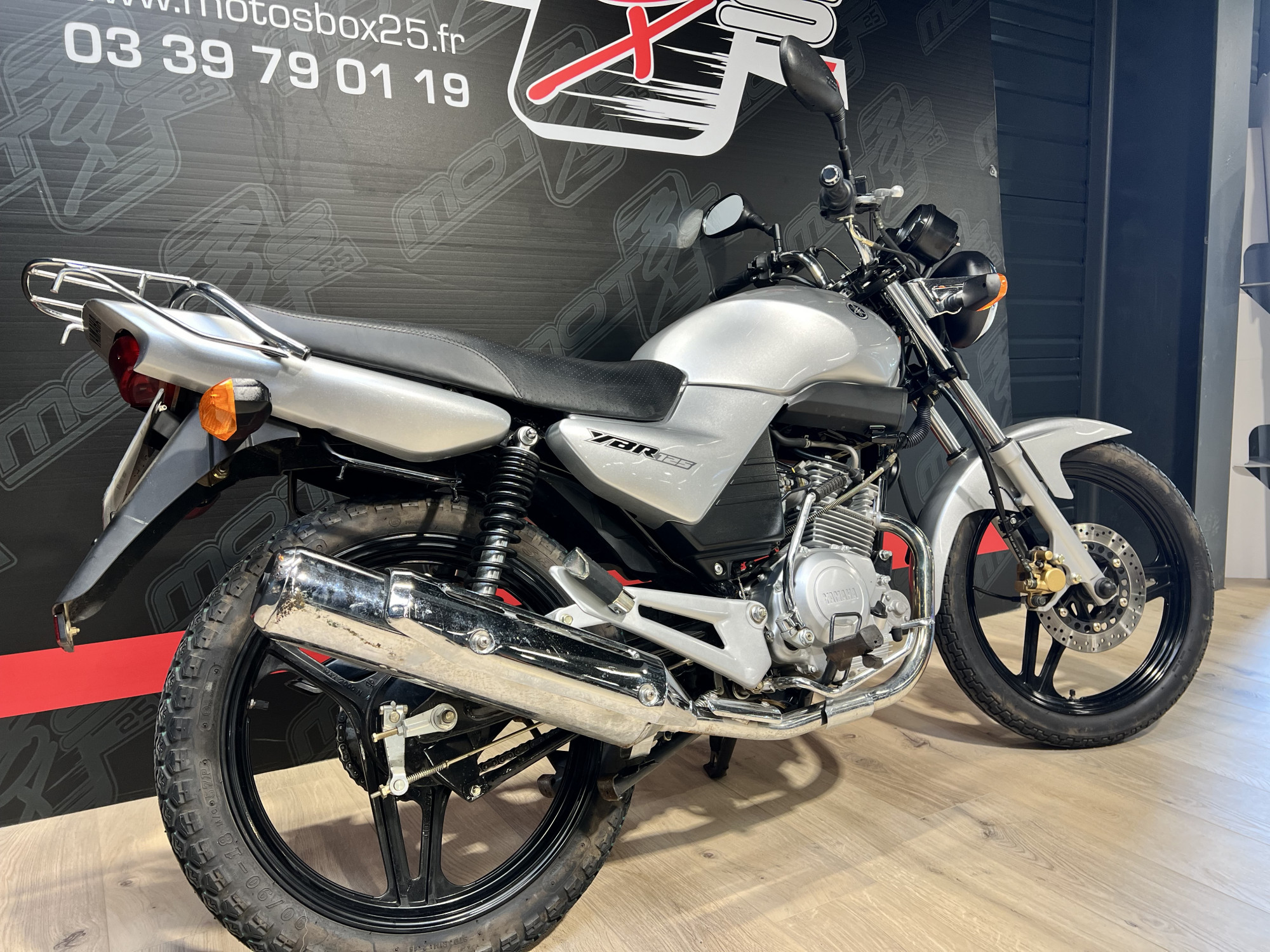 photo de YAMAHA YBR 125 occasion de couleur  en vente à Franois n°2