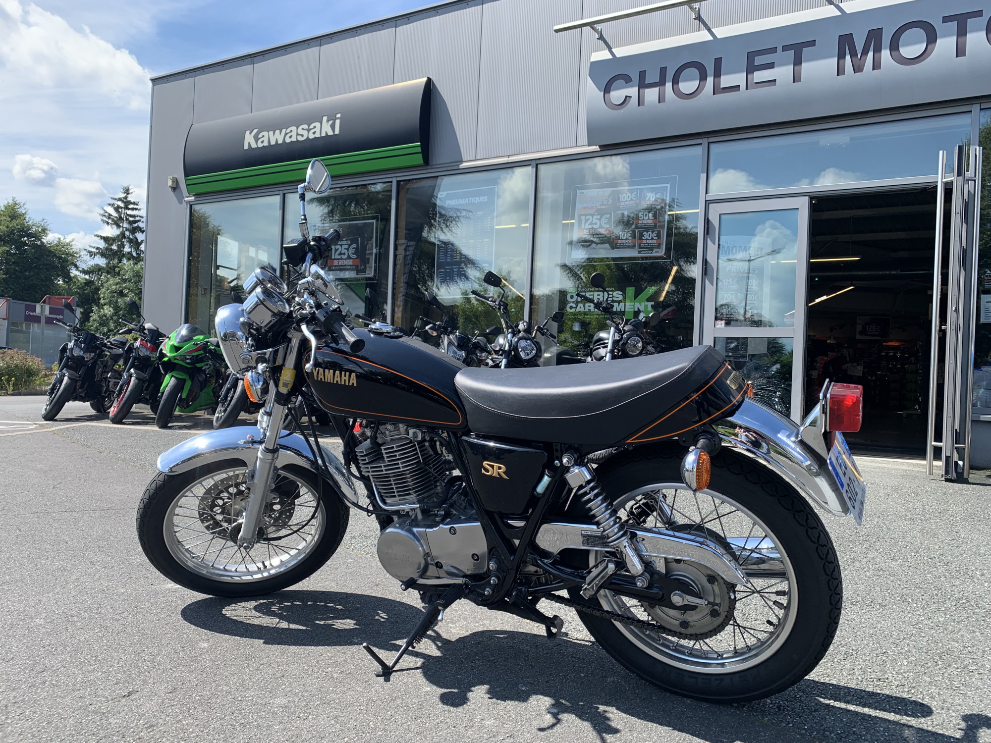 photo de YAMAHA SR 400 400 occasion de couleur  en vente à Cholet n°3