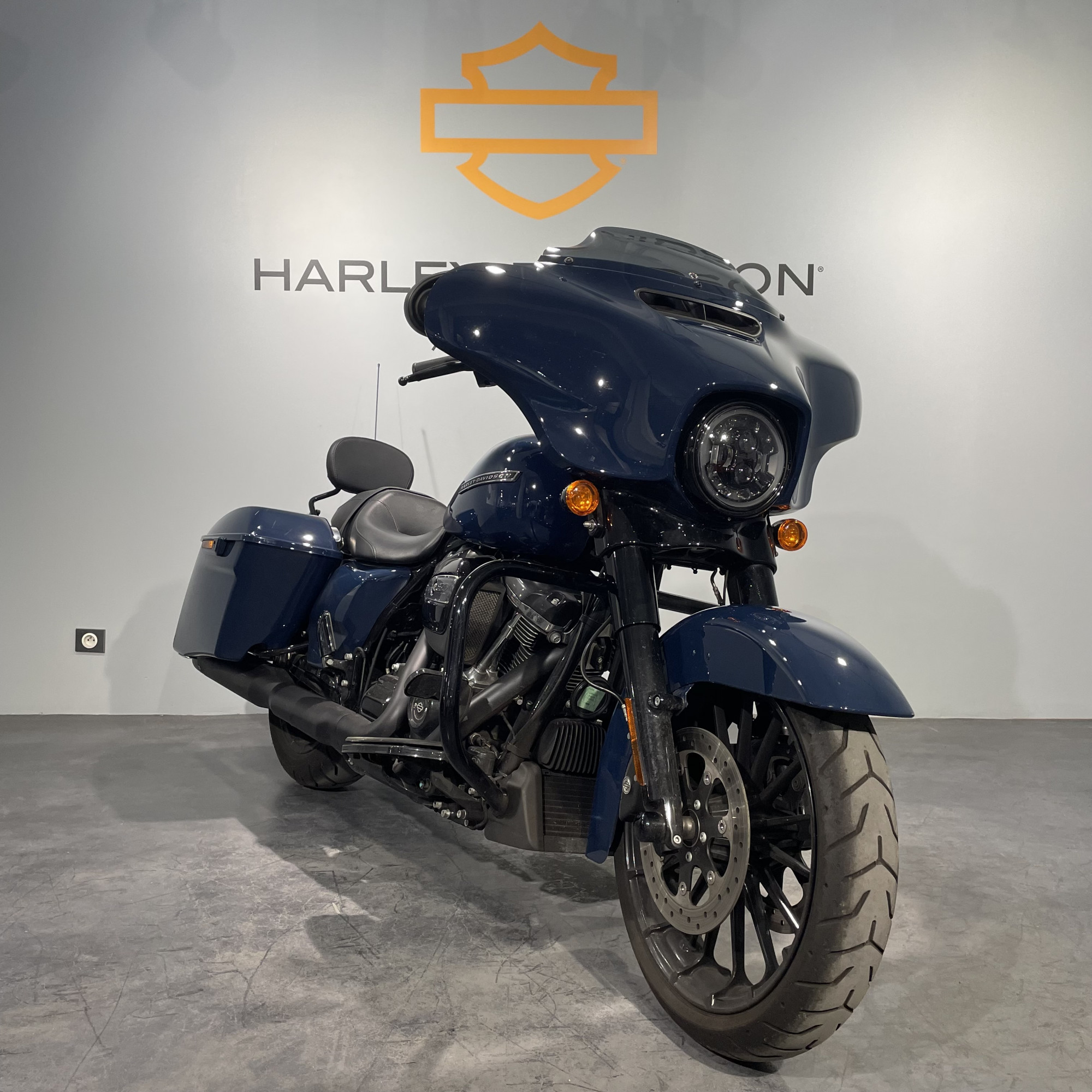 photo de HARLEY DAVIDSON TOURING STREET GLIDE 1868 SPECIA 1868 occasion de couleur  en vente à Ballainvilliers n°2