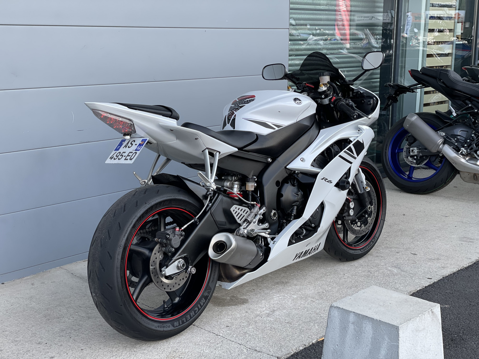 photo de YAMAHA YZF-R6 600 occasion de couleur  en vente à Aubiere n°3